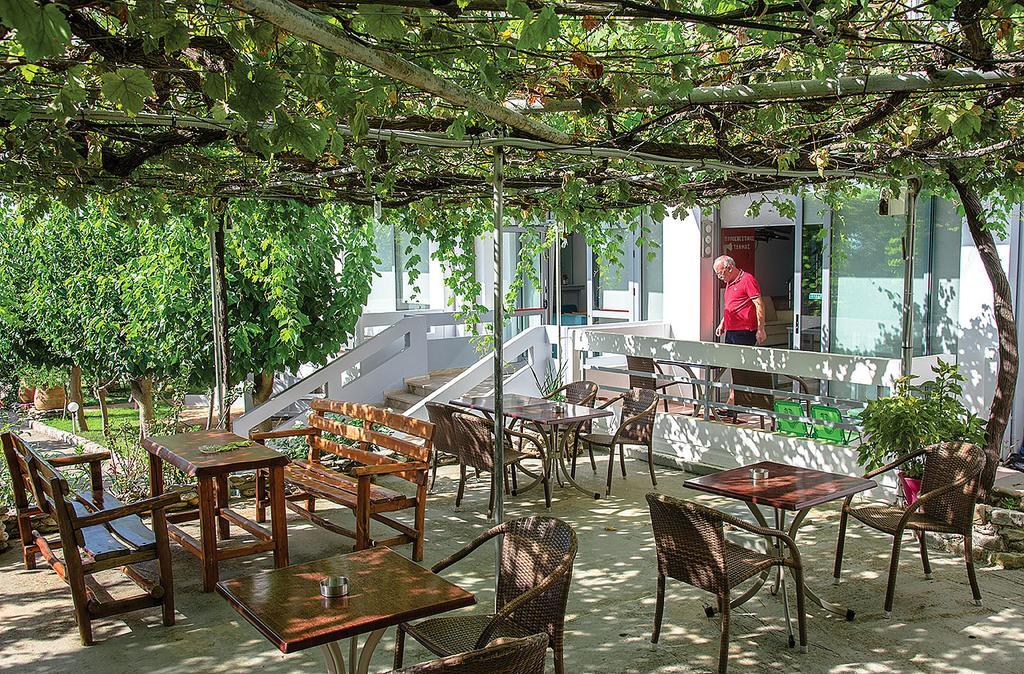 Megim Hotel Palaiochora Exterior foto