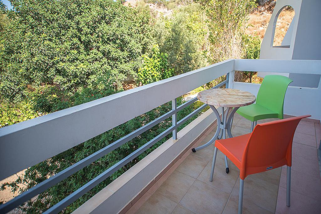 Megim Hotel Palaiochora Exterior foto